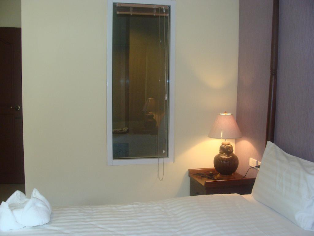 Chivapuri Residence Bangsaen Chonburi Buitenkant foto