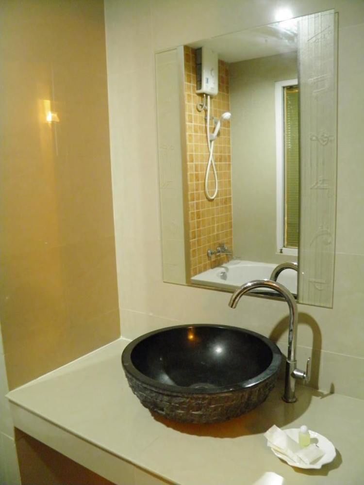 Chivapuri Residence Bangsaen Chonburi Buitenkant foto