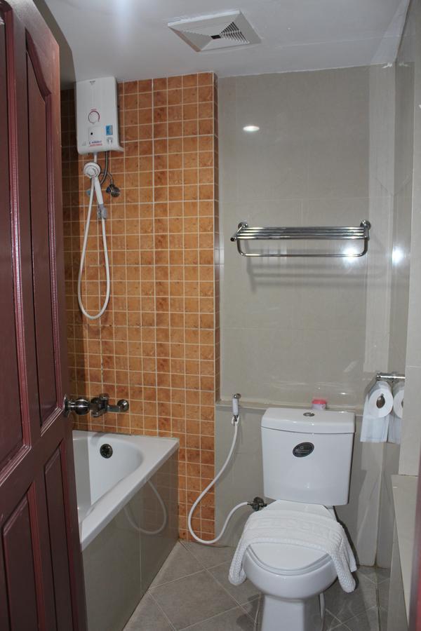 Chivapuri Residence Bangsaen Chonburi Buitenkant foto